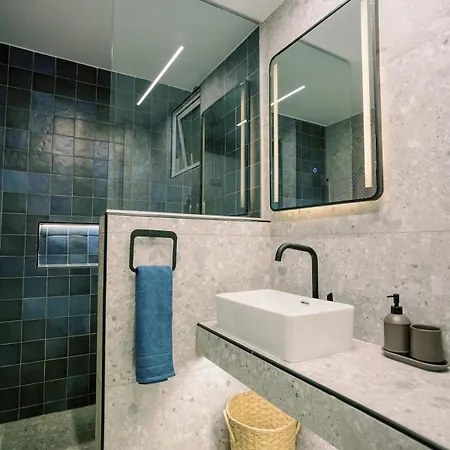 Апартаменты 2br Amalfi Blue In - Pool & 10min Walk To Mackenzie Beach!