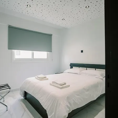Апартаменты 2br Amalfi Blue In - Pool & 10min Walk To Mackenzie Beach! Ларнака