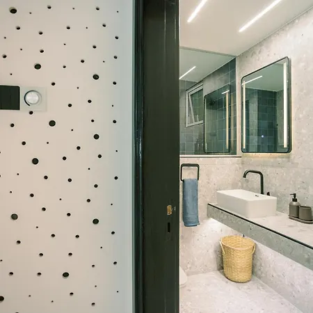 2br Amalfi Blue In - Pool & 10min Walk To Mackenzie Beach! Апартаменты