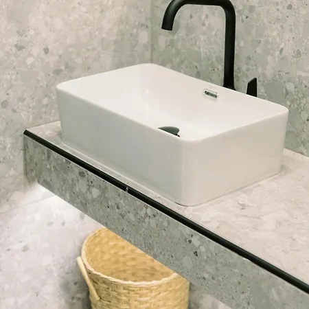 2br Amalfi Blue In - Pool & 10min Walk To Mackenzie Beach! 아파트 *