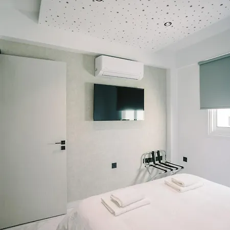 Appartamento 2br Amalfi Blue In - Pool&10min Walk To Mackenzie Beach! *