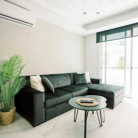 2br Amalfi Blue In - Pool&10min Walk To Mackenzie Beach! *