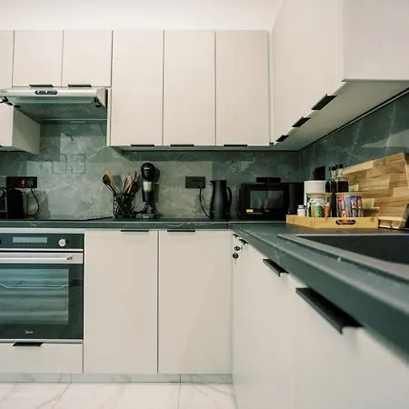 2br Amalfi Blue In - Pool & 10min Walk To Mackenzie Beach! 아파트