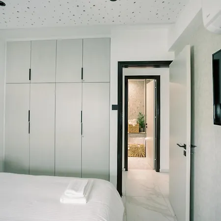 2br Amalfi Blue In - Pool & 10min Walk To Mackenzie Beach! 아파트 라르나카