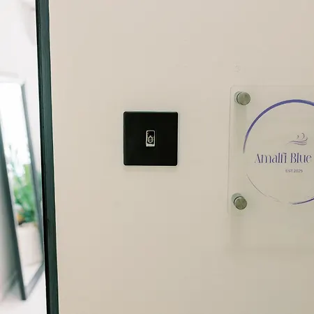 2br Amalfi Blue In - Pool & 10min Walk To Mackenzie Beach! *