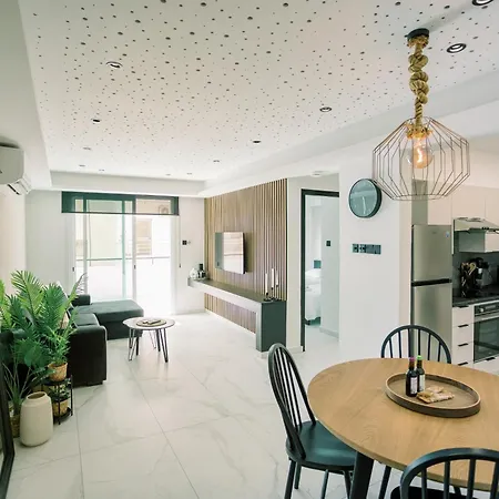 2br Amalfi Blue In - Pool & 10min Walk To Mackenzie Beach! 라르나카