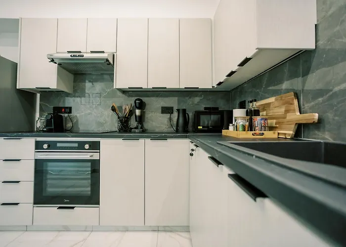 2br Amalfi Blue In - Pool & 10min Walk To Mackenzie Beach! Apartament