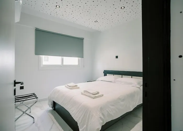 Apartament 2br Amalfi Blue In - Pool & 10min Walk To Mackenzie Beach! Larnaca