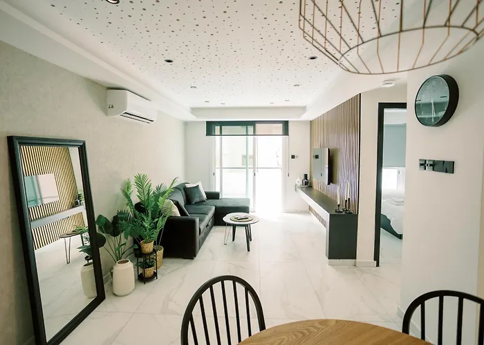 2br Amalfi Blue In - Pool & 10min Walk To Mackenzie Beach! Apartament *