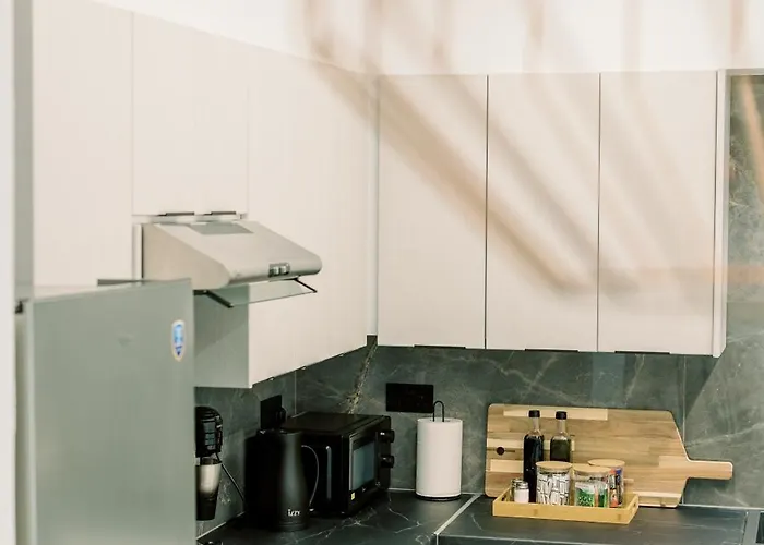 2br Amalfi Blue In - Pool & 10min Walk To Mackenzie Beach! Apartament